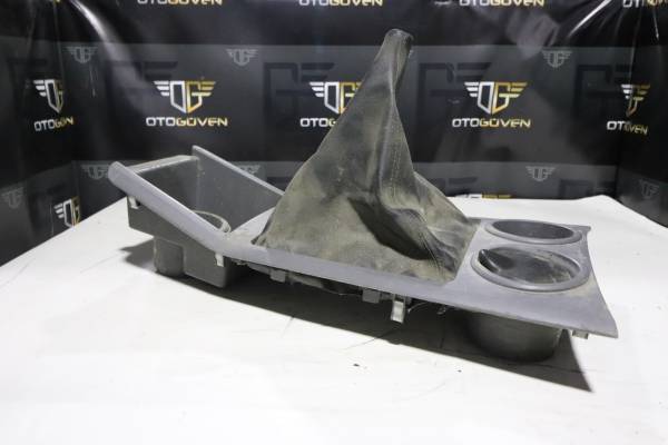 2007–2011 Ford Ranger vites mekanizması plastiği çıkma